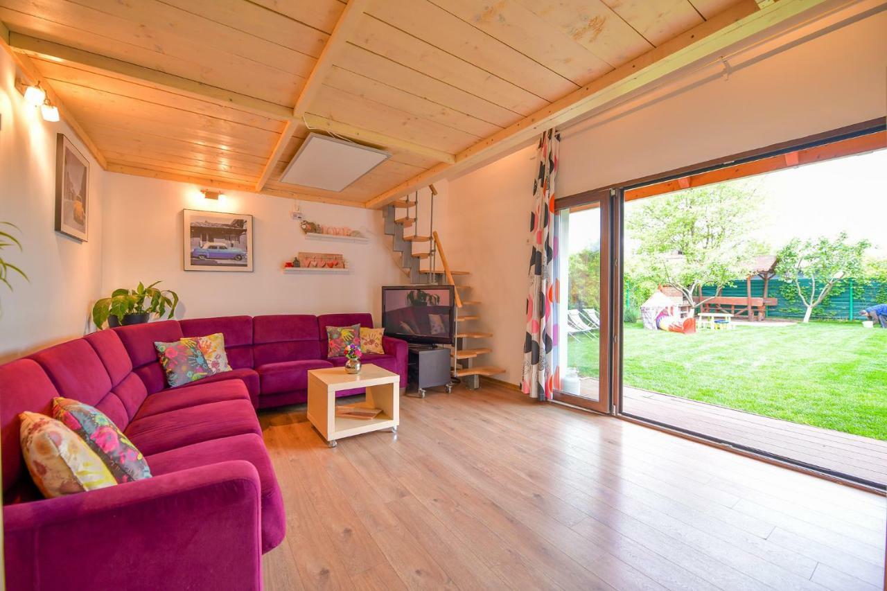 Happy Place - Casuta Galbena Domnesti  Exterior foto